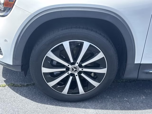 2022 White Mercedes-Benz GLB GLB 250 AWD SUV