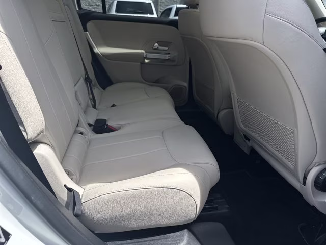 2022 White Mercedes-Benz GLB GLB 250 AWD SUV