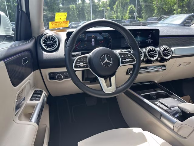 2022 White Mercedes-Benz GLB GLB 250 AWD SUV