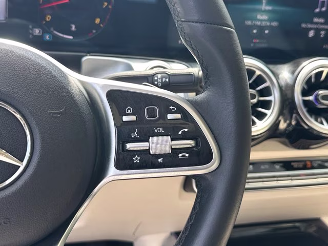 2022 White Mercedes-Benz GLB GLB 250 AWD SUV