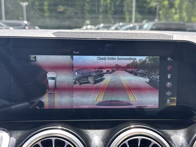 2022 White Mercedes-Benz GLB GLB 250 AWD SUV