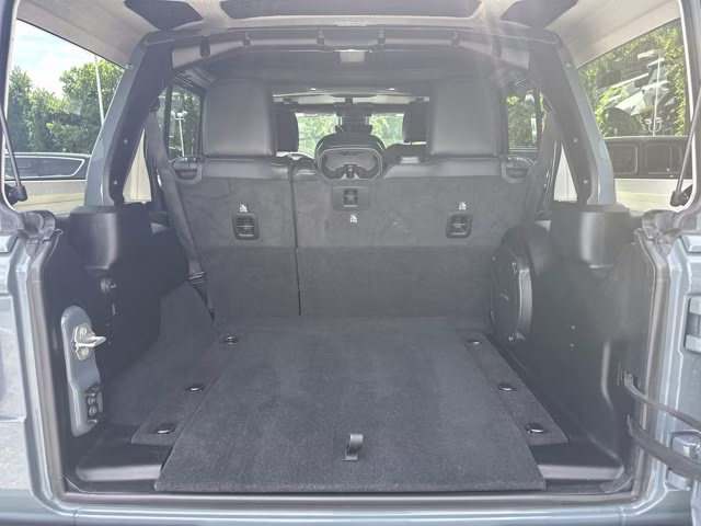 2024 Anvil Clear Coat Jeep Wrangler Sahara 4X4 Convertible