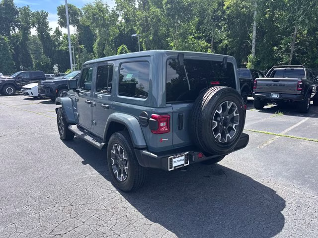 2024 Anvil Clear Coat Jeep Wrangler Sahara 4X4 Convertible