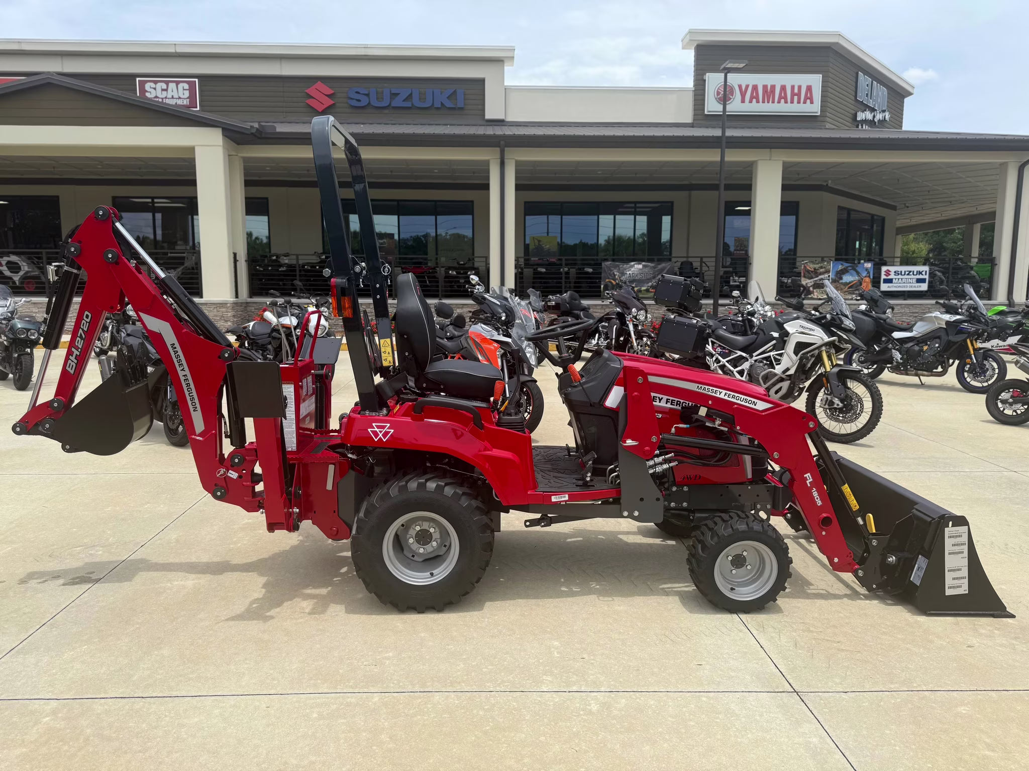 2025 - Massey Ferguson MF 1GC Series 1GC.23B HST 4WD Ag Equipment