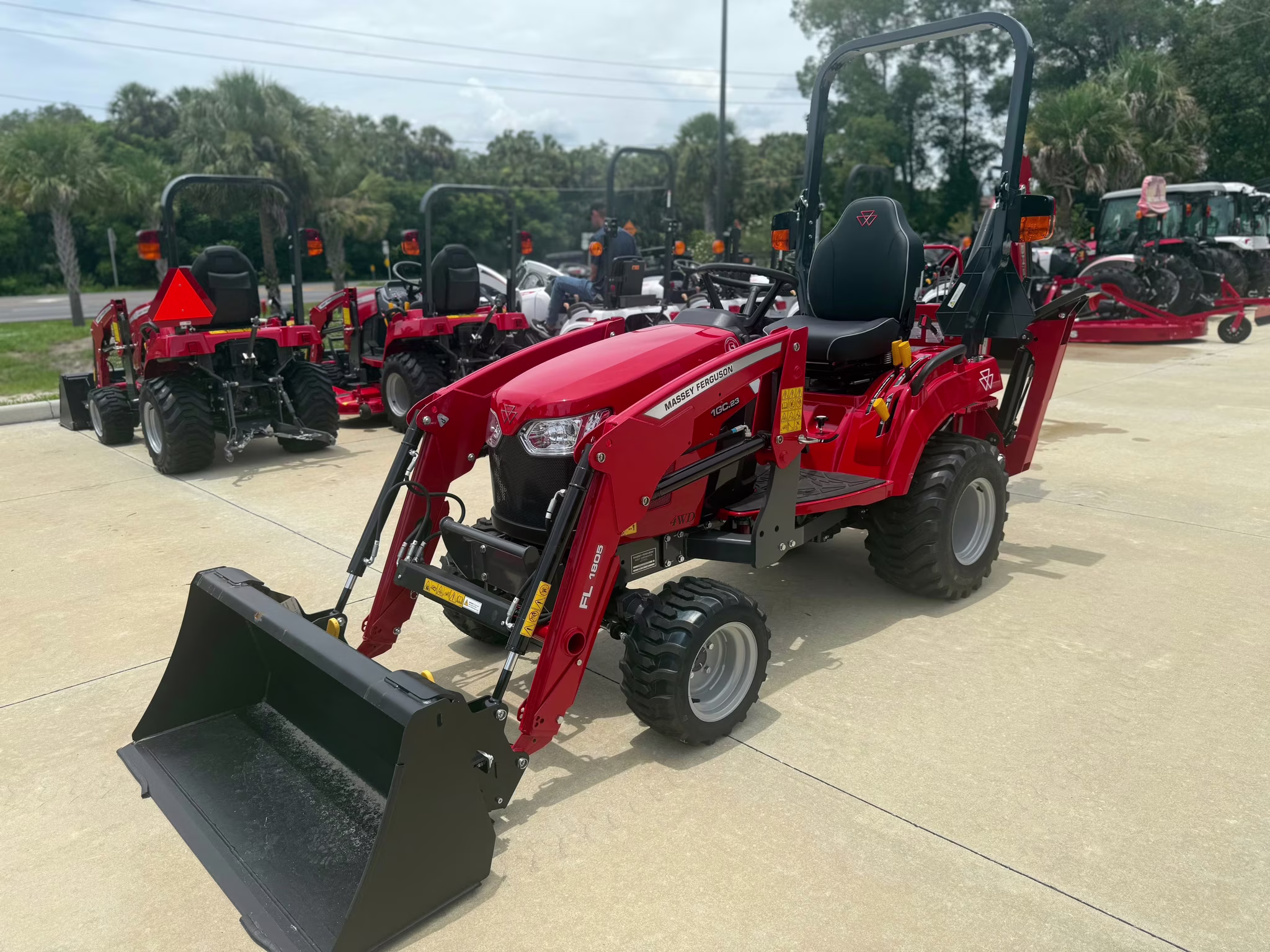 2025 - Massey Ferguson MF 1GC Series 1GC.23B HST 4WD Ag Equipment