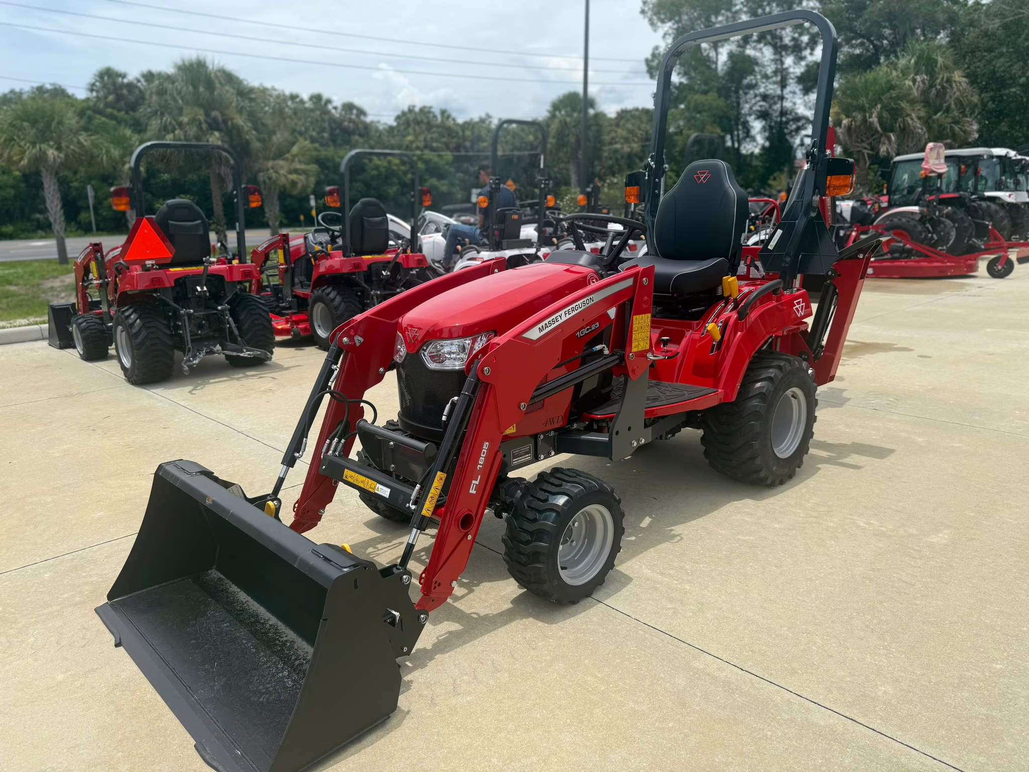 2025 - Massey Ferguson MF 1GC Series 1GC.23B HST 4WD Ag Equipment