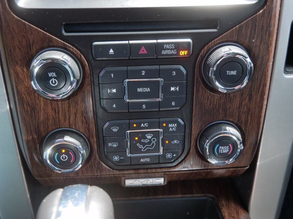 2013 Blue Ford F-150 Lariat 4X4 Truck