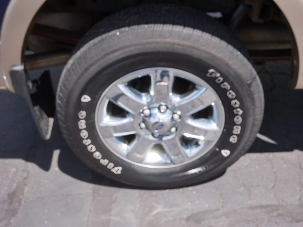 2013 Blue Ford F-150 Lariat 4X4 Truck