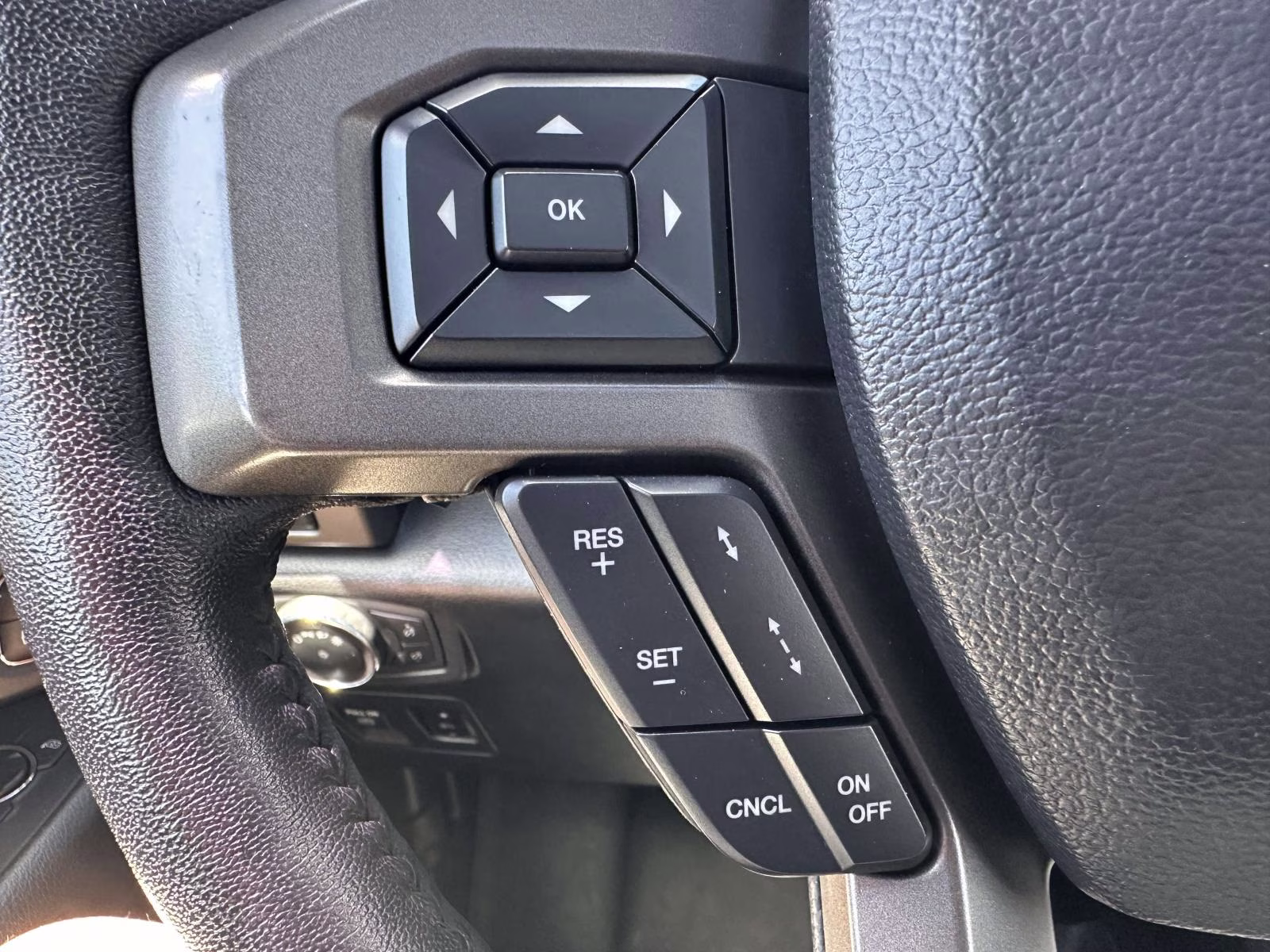 2019 Agate Black Metallic Ford Expedition XLT 4x4 4X4 SUV