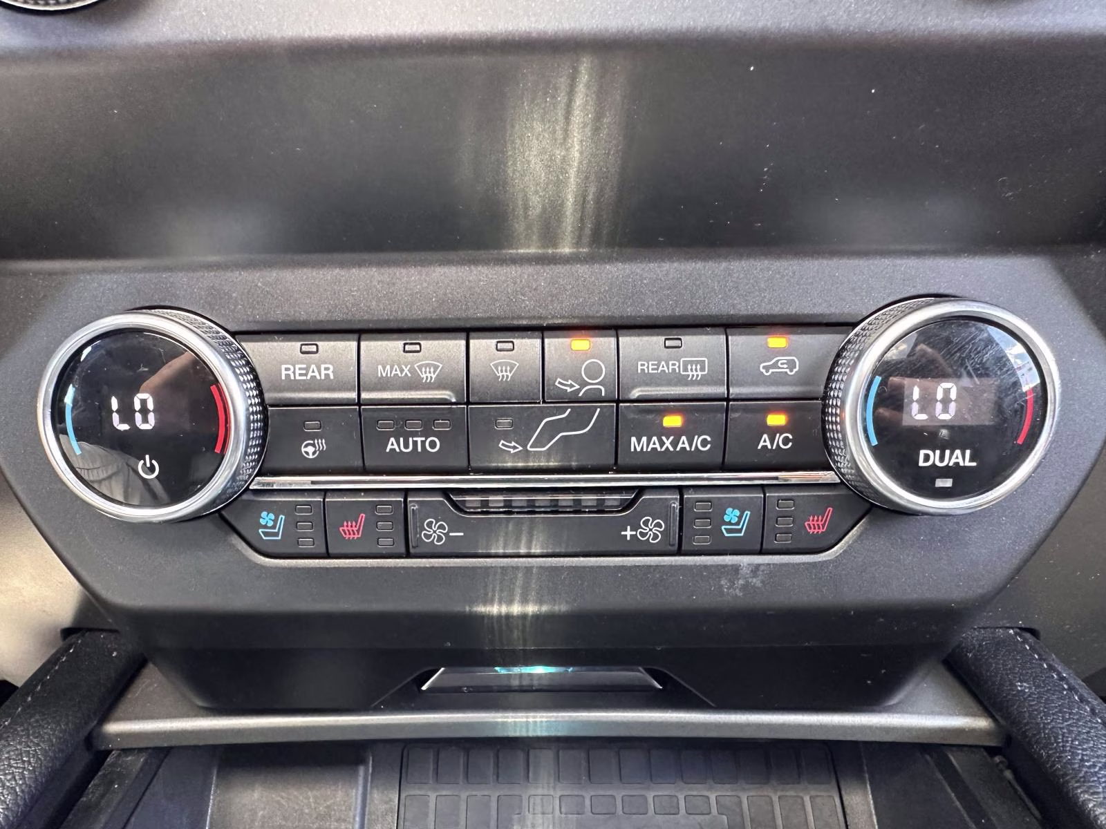 2019 Agate Black Metallic Ford Expedition XLT 4x4 4X4 SUV