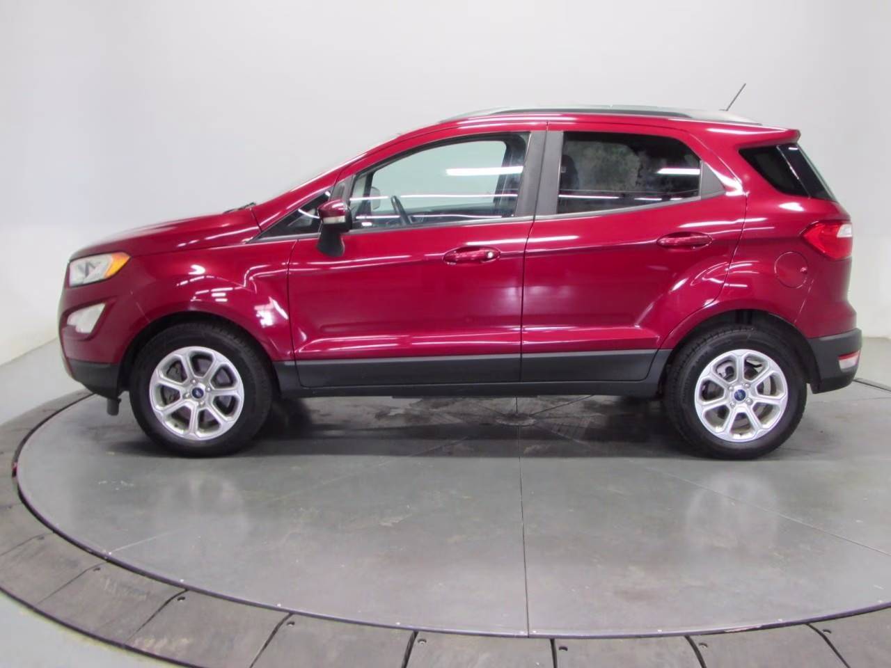 2020 Ruby Red Metallic Tinted Clearcoat Ford EcoSport SE FWD SUV