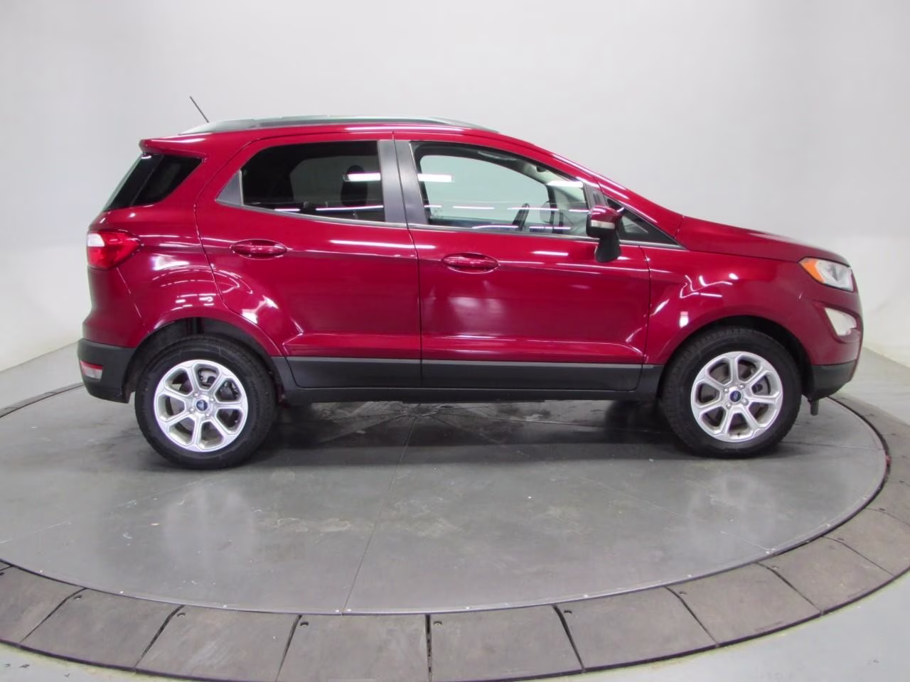 2020 Ruby Red Metallic Tinted Clearcoat Ford EcoSport SE FWD SUV