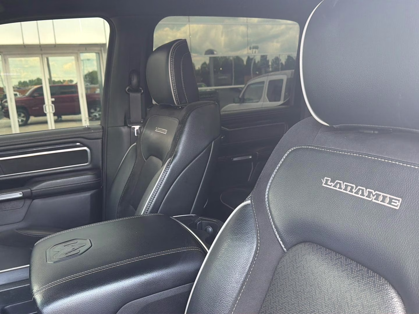 2022 Delmonico Red Pearlcoat Ram 1500 Laramie 4X4 Truck