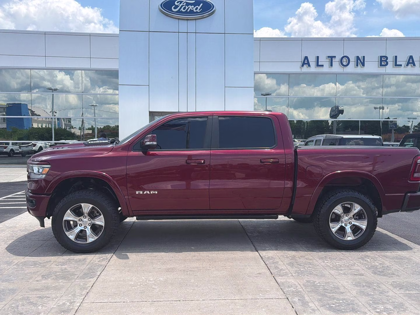 2022 Delmonico Red Pearlcoat Ram 1500 Laramie 4X4 Truck