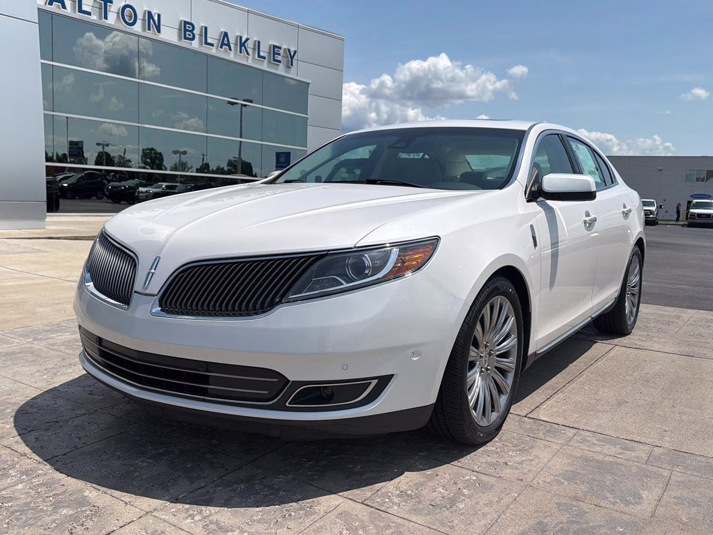 2015 Lincoln MKS FWD's photo