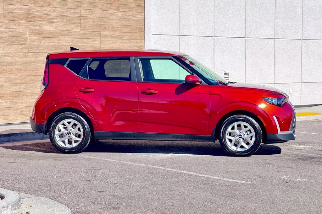 2023 Mars Orange Kia Soul LX FWD Hatchback