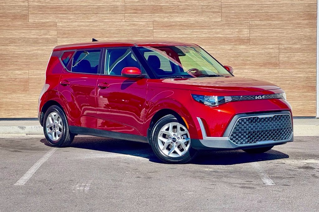 2023 Mars Orange Kia Soul LX FWD Hatchback