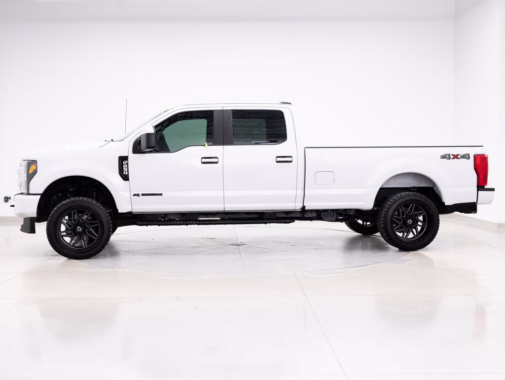 2022 Oxford White Ford Super Duty F-250 SRW XL 4X4 Truck