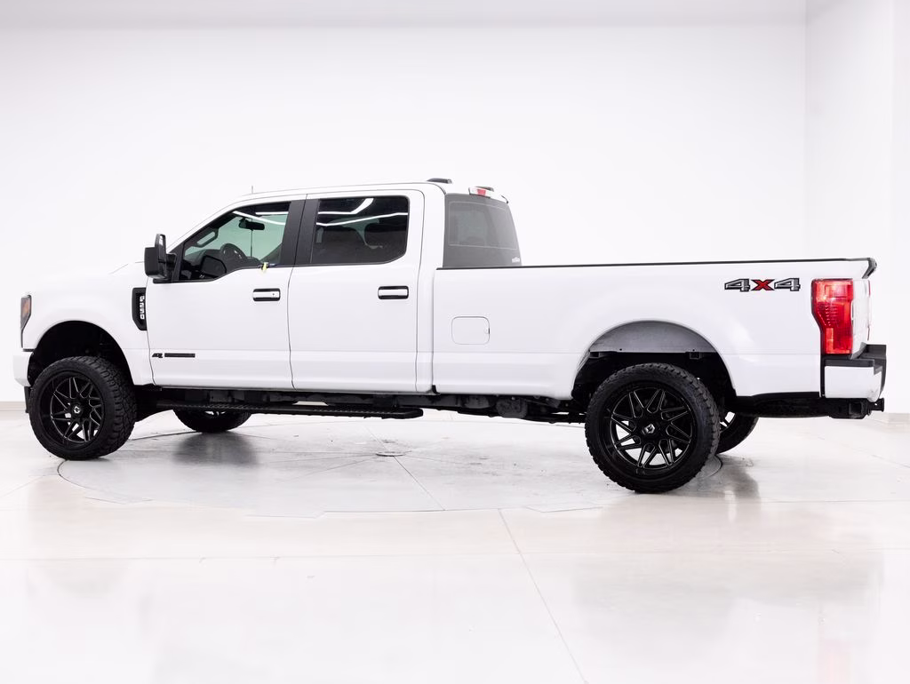 2022 Oxford White Ford Super Duty F-250 SRW XL 4X4 Truck