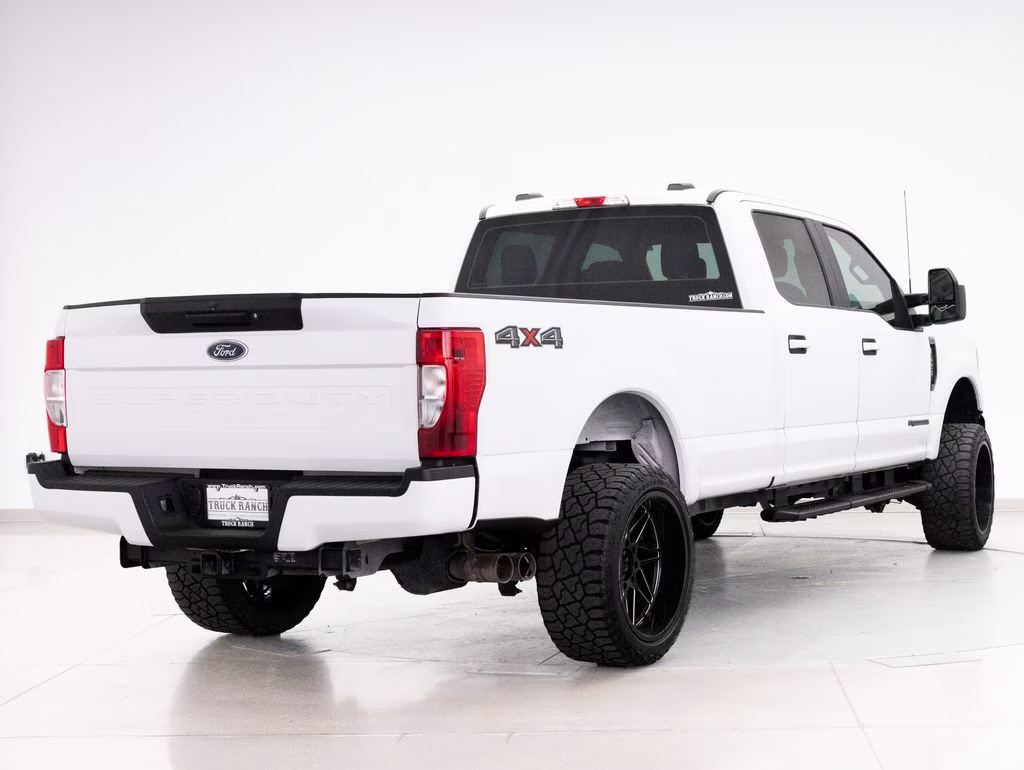 2022 Oxford White Ford Super Duty F-250 SRW XL 4X4 Truck