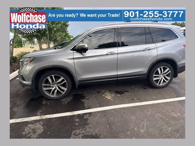 2017 Lunar Silver Metallic Honda Pilot Touring AWD SUV