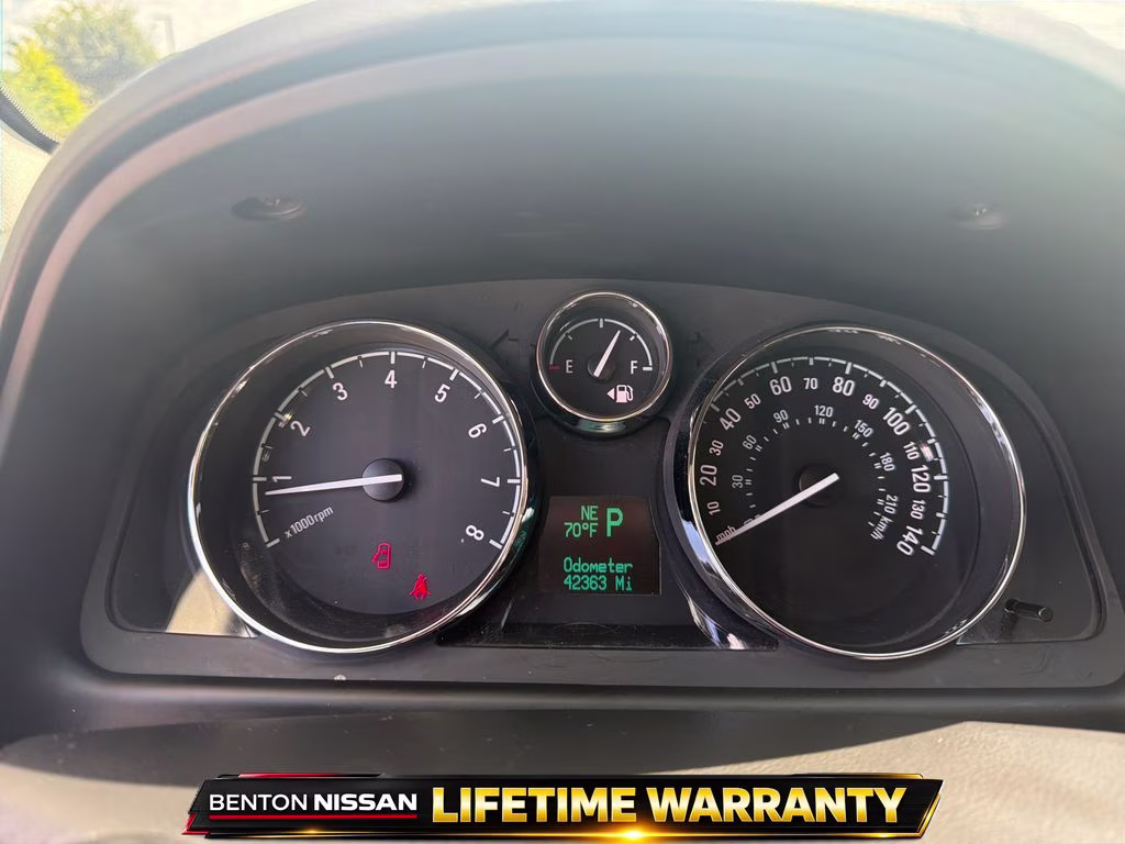 2012 Silver Ice Metallic Chevrolet Captiva Sport 2LS FWD SUV