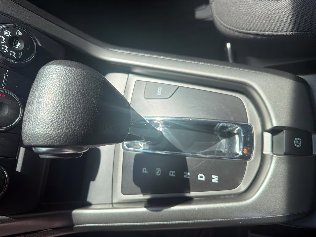 2012 Silver Ice Metallic Chevrolet Captiva Sport 2LS FWD SUV