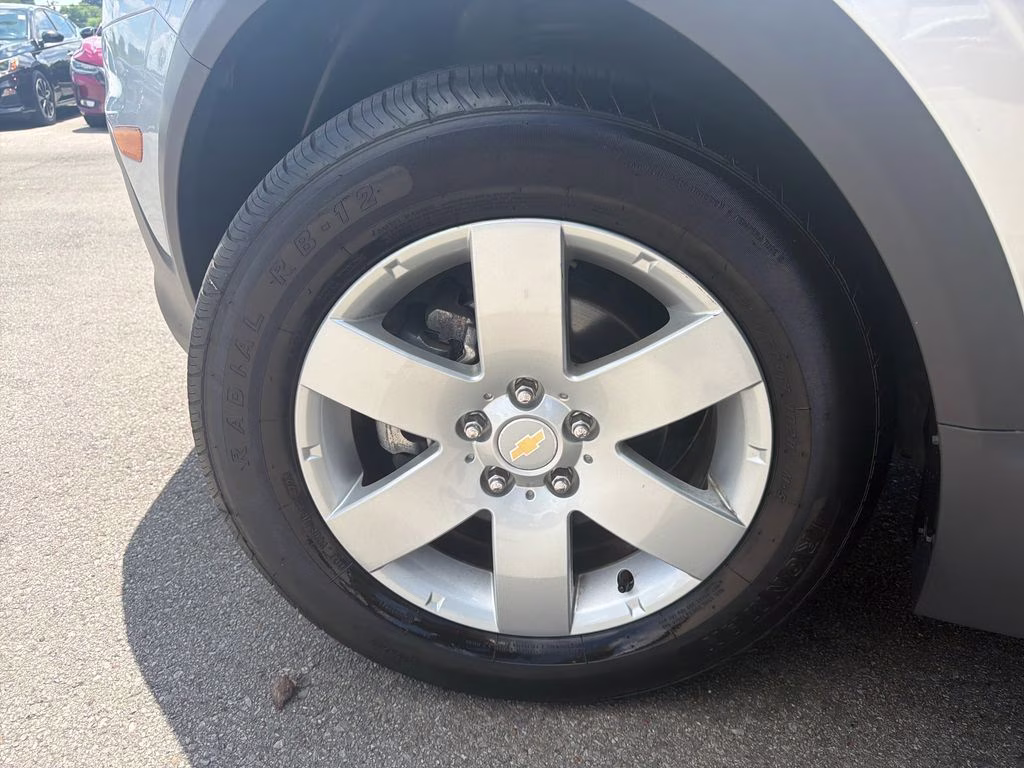 2012 Silver Ice Metallic Chevrolet Captiva Sport 2LS FWD SUV