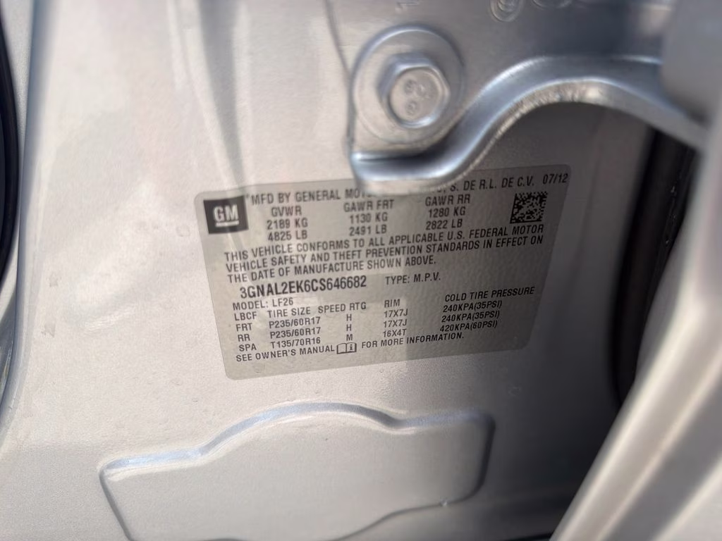2012 Silver Ice Metallic Chevrolet Captiva Sport 2LS FWD SUV