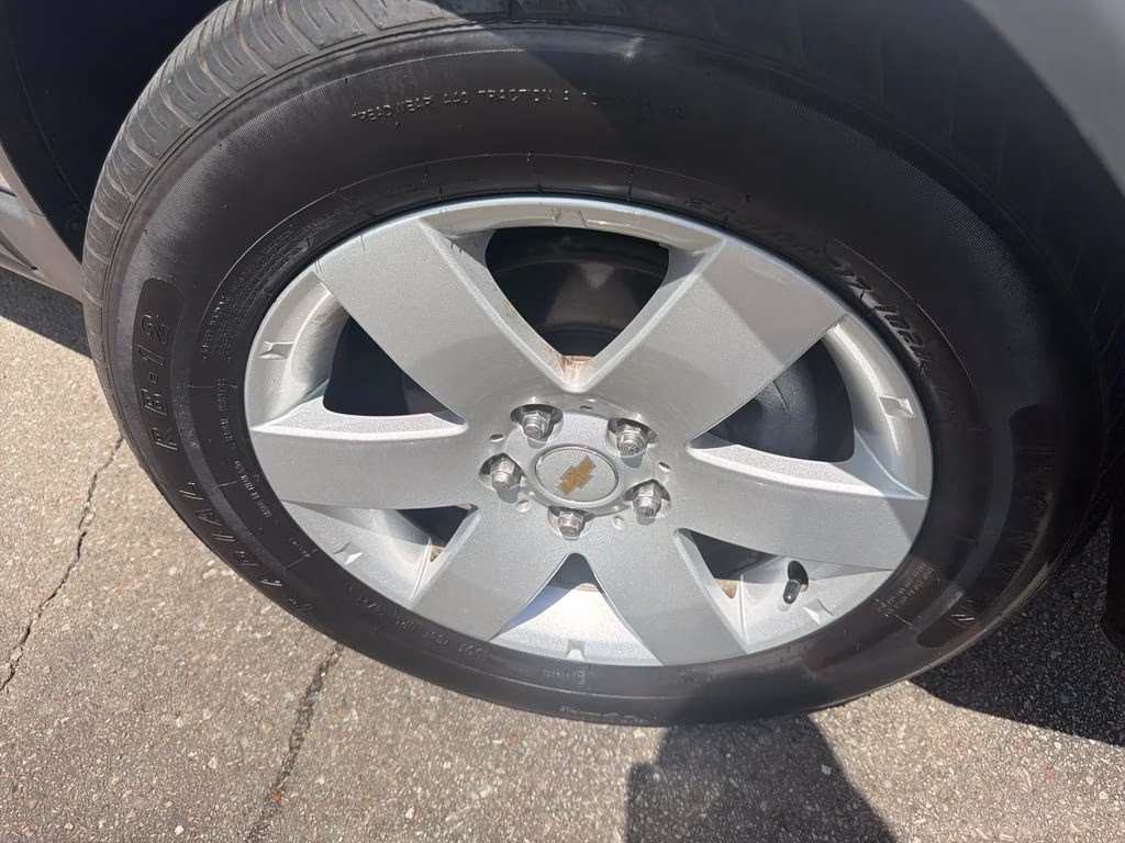 2012 Silver Ice Metallic Chevrolet Captiva Sport 2LS FWD SUV