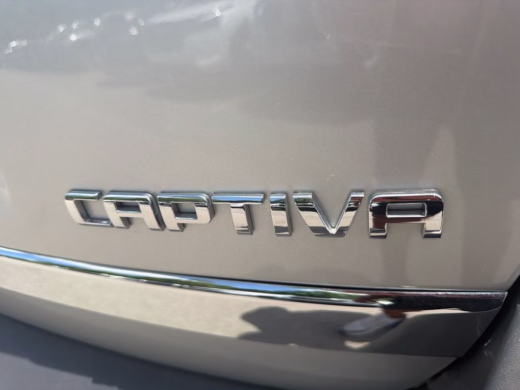 2012 Silver Ice Metallic Chevrolet Captiva Sport 2LS FWD SUV