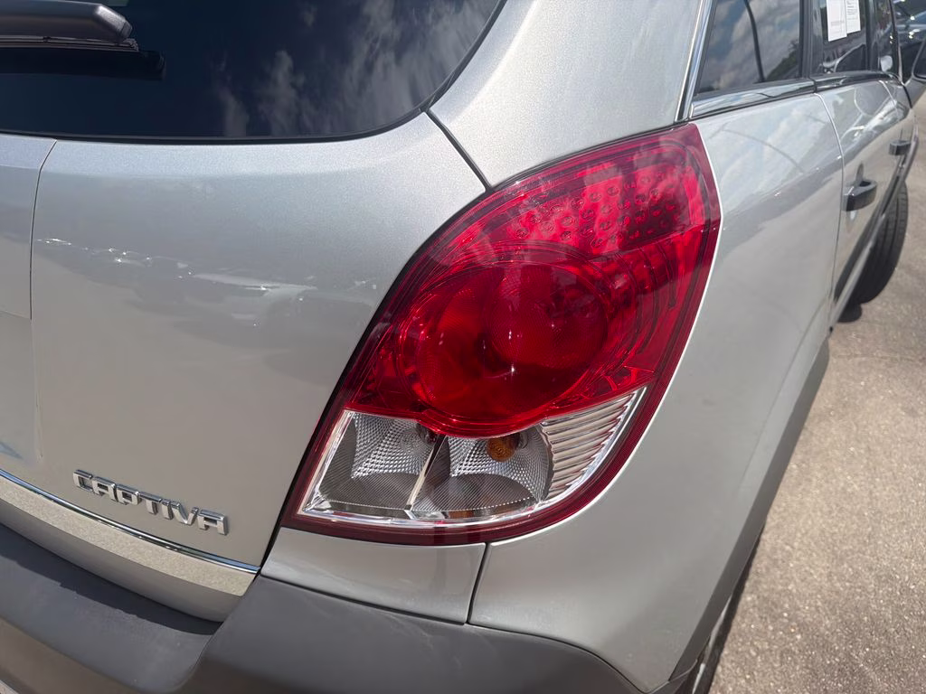 2012 Silver Ice Metallic Chevrolet Captiva Sport 2LS FWD SUV