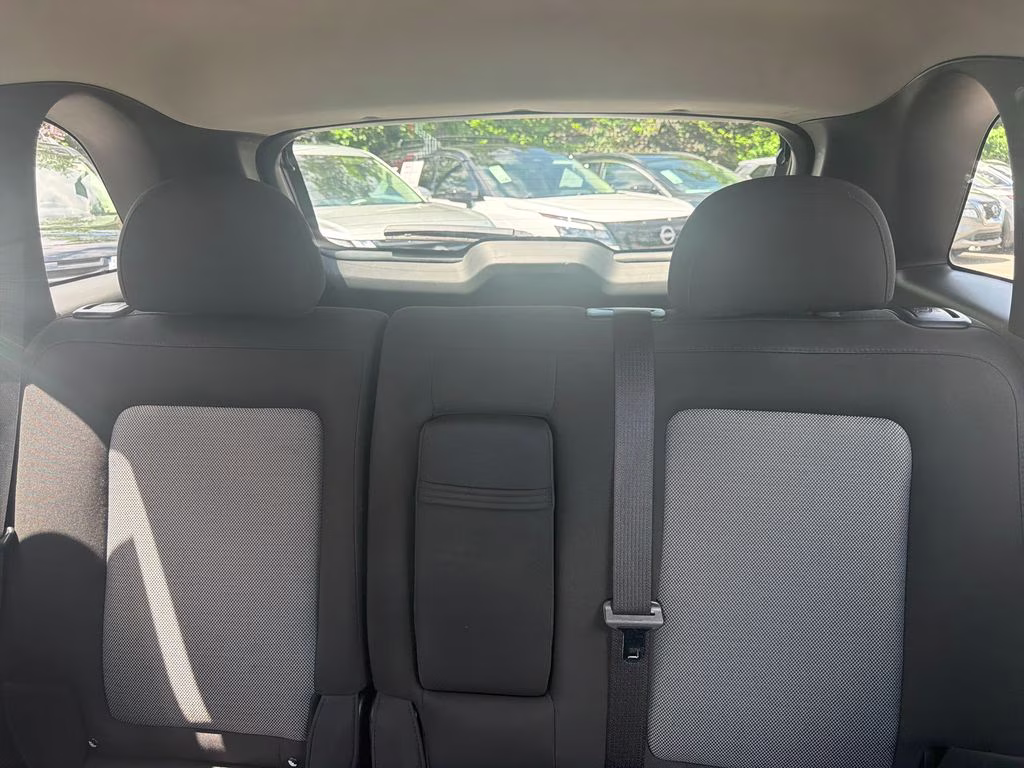 2012 Silver Ice Metallic Chevrolet Captiva Sport 2LS FWD SUV