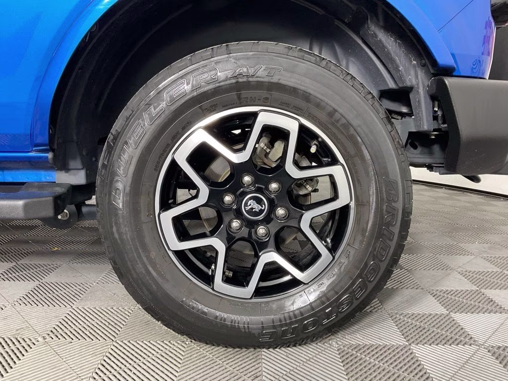 2022 Blue Metallic Ford Bronco Outer Banks 4X4 SUV