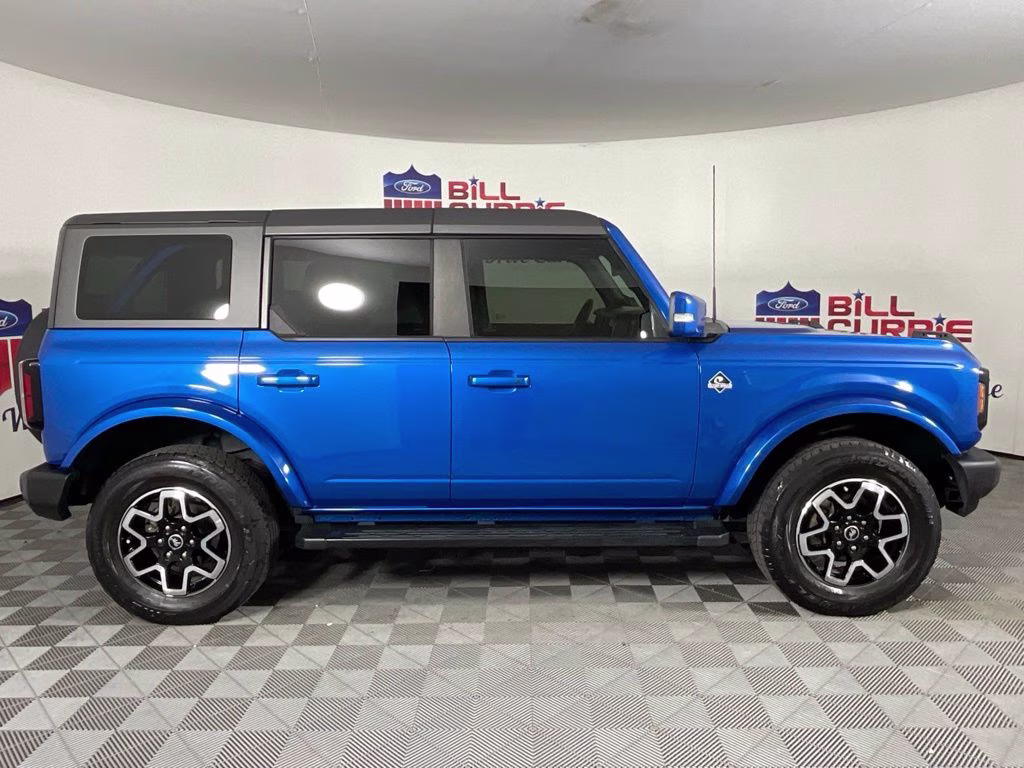 2022 Blue Metallic Ford Bronco Outer Banks 4X4 SUV
