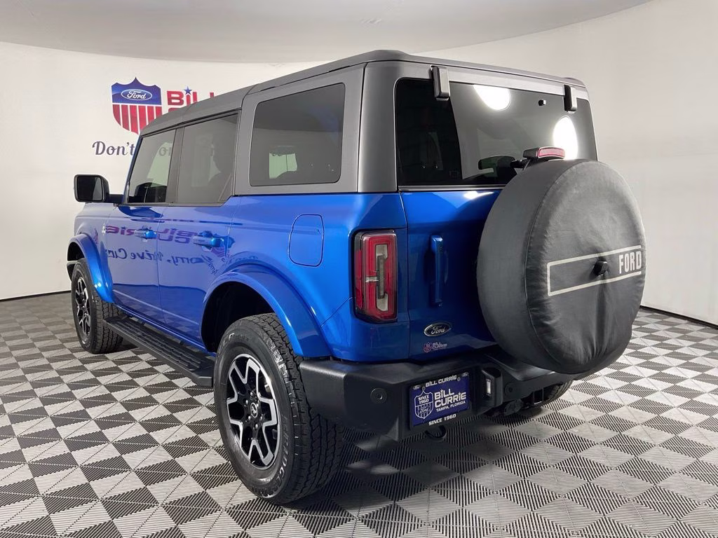 2022 Blue Metallic Ford Bronco Outer Banks 4X4 SUV