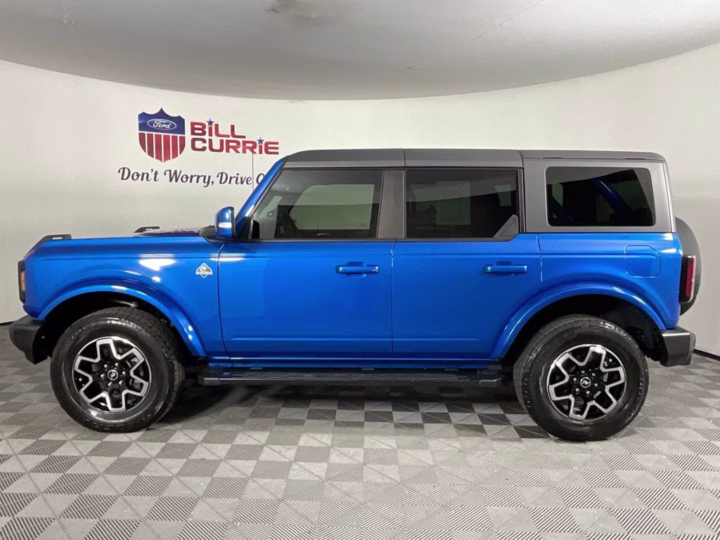 2022 Blue Metallic Ford Bronco Outer Banks 4X4 SUV