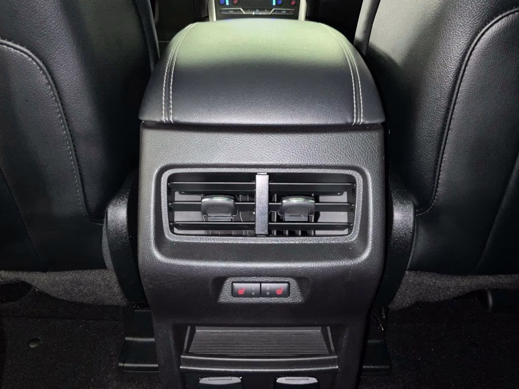 2019 White Platinum Clearcoat Metallic Ford Edge Titanium FWD SUV