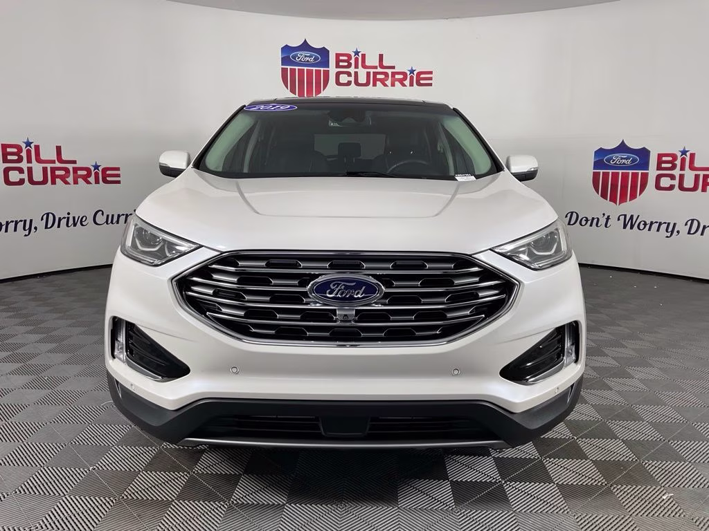 2019 White Platinum Clearcoat Metallic Ford Edge Titanium FWD SUV