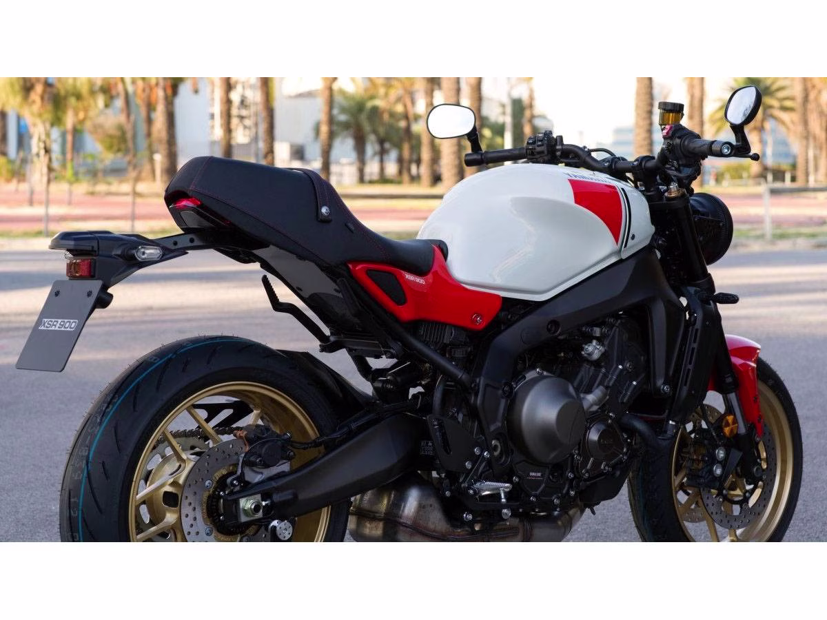 2024 Heritage White Yamaha XSR900 Motorcycle