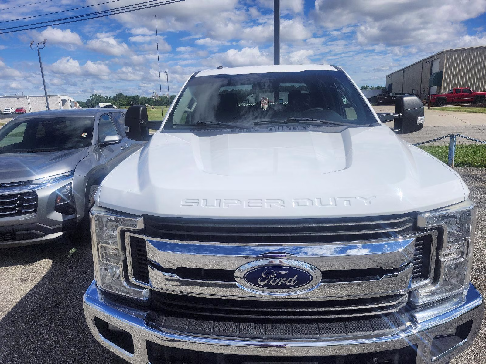 2018 Oxford White Ford Super Duty F-350 SRW XLT 4X4 Truck