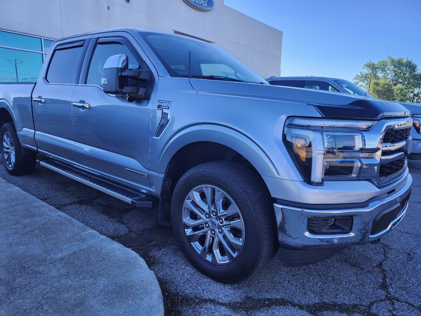 2025 Iconic Silver Ford F-150 LARIAT 4X4 Truck