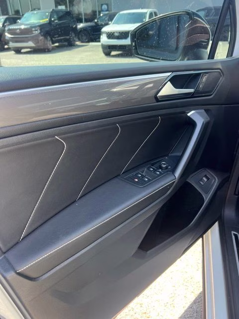 2022 White Volkswagen Tiguan 2.0T SE R-Line Black FWD SUV