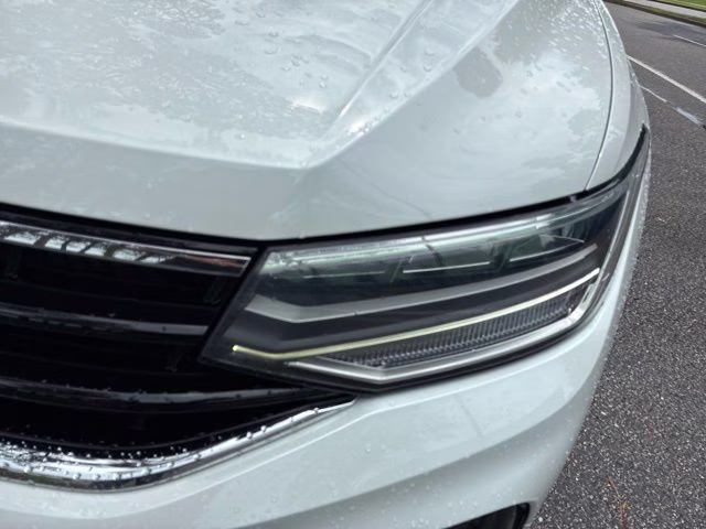 2022 White Volkswagen Tiguan 2.0T SE R-Line Black FWD SUV
