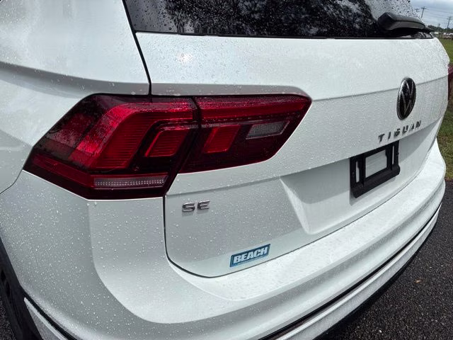 2022 White Volkswagen Tiguan 2.0T SE R-Line Black FWD SUV