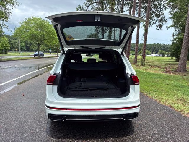 2022 White Volkswagen Tiguan 2.0T SE R-Line Black FWD SUV