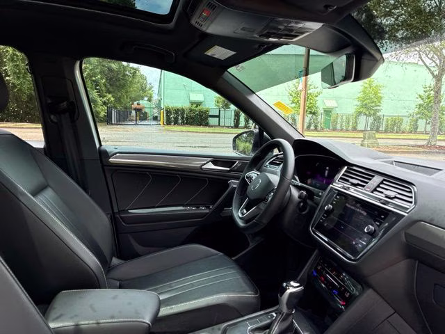 2022 White Volkswagen Tiguan 2.0T SE R-Line Black FWD SUV