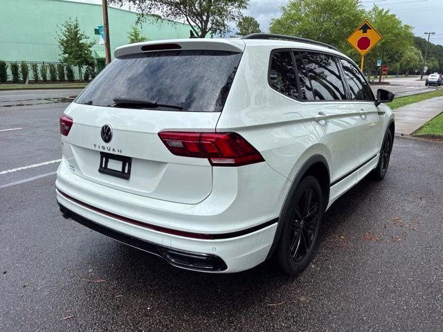 2022 White Volkswagen Tiguan 2.0T SE R-Line Black FWD SUV