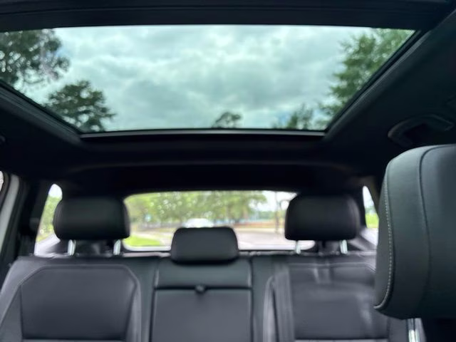 2022 White Volkswagen Tiguan 2.0T SE R-Line Black FWD SUV