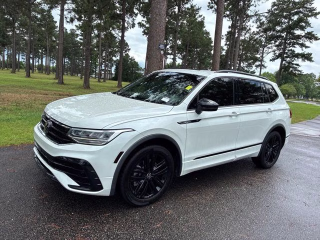 2022 White Volkswagen Tiguan 2.0T SE R-Line Black FWD SUV